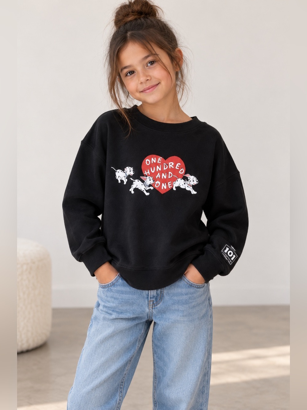 Uniqlo x Disney Kids 101 Dalmatians Graphic Crewneck Sweatshirt - Size 7-8
